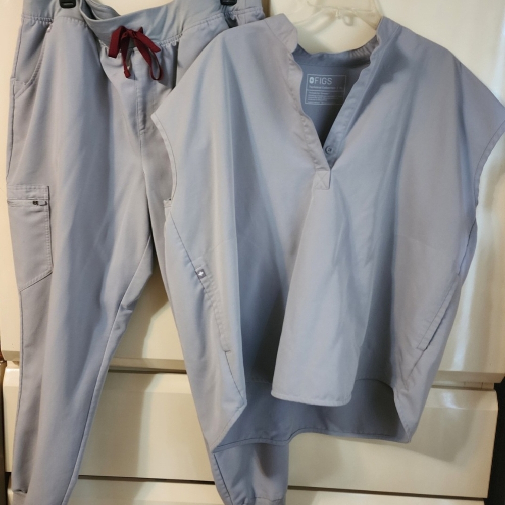 FIGS Lavender Blue Scrub Set with Burgundy Drawstring